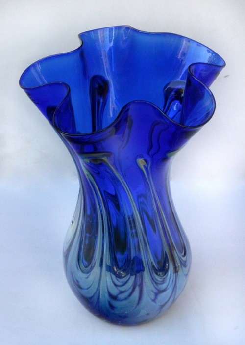 Click to view detail for DB-700 Vase Cobalt Fluted Lily Pad 8x3.5 $89
